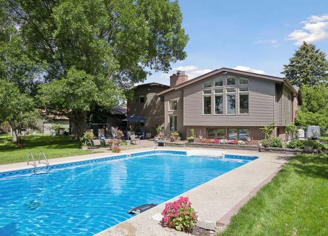 Property at 1705 15th Ave SW, Willmar, MN 56201, 5 beds, 4 baths