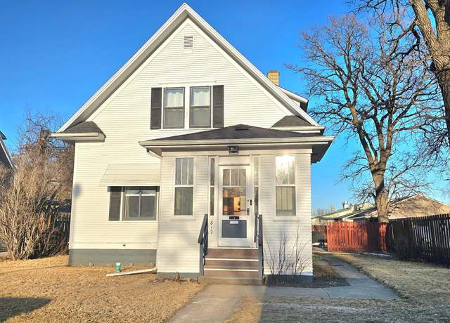 Property at 812 Horace Ave N, Thief River Falls, MN 56701, 3 beds, 3 baths