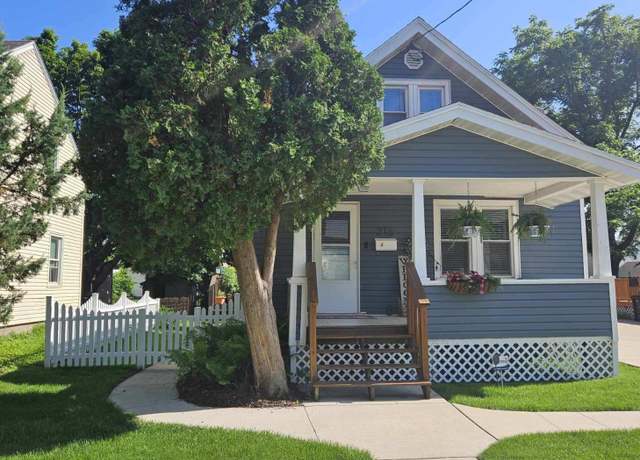 Property at 216 10 1/2 St SE, Rochester, MN 55904, 2 beds, 1 bath