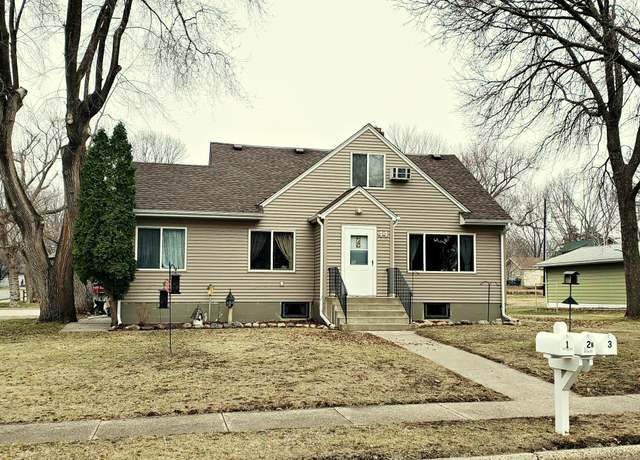 Property at 44 Elm Ave S, Maple Lake, MN 55358, 6 beds, 3 baths