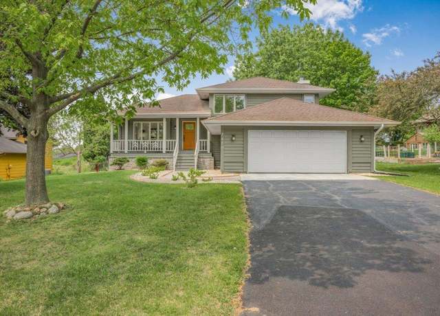 Property at 7470 Canyon Curv, Chanhassen, MN 55317, 4 beds, 3 baths