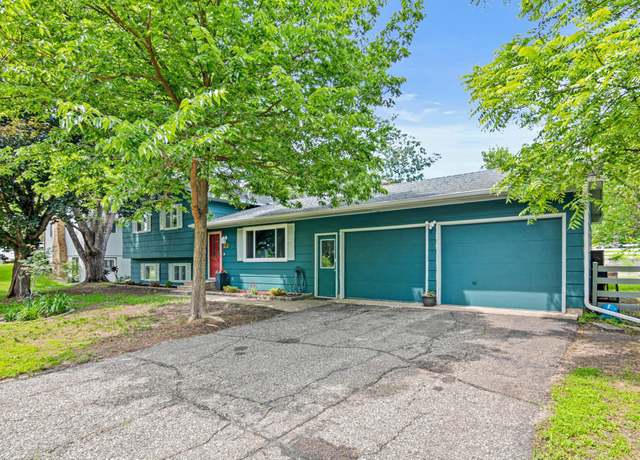 Property at 1517 W River St, Monticello, MN 55362, 4 beds, 2 baths