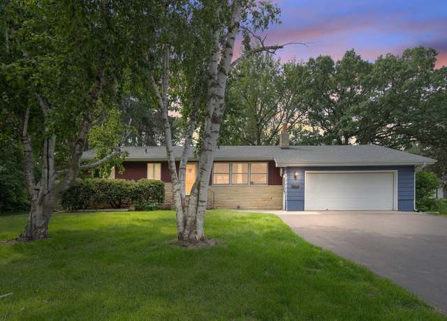 Property at 1121 Ramsey St W, Stillwater, MN 55082, 3 beds, 2 baths