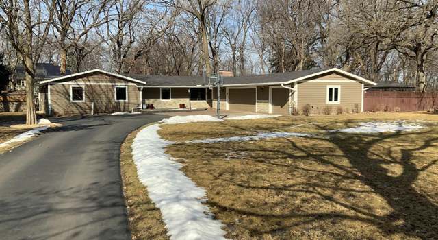 Photo of 201 Edgecumbe Dr, Mahtomedi, MN 55115