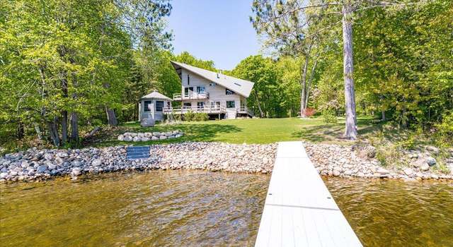 Photo of 29008 W Shore Ln, Lone Pine Twp, MN 55775
