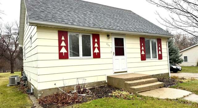 Photo of 114 Parkview St E, Thief River Falls, MN 56701