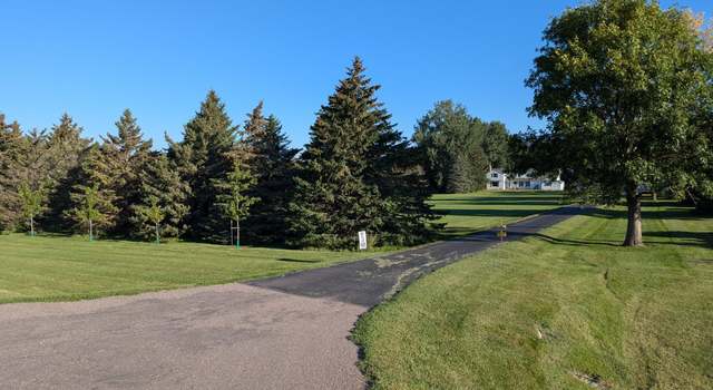 Photo of 1010 5th St SW, Pipestone, MN 56164