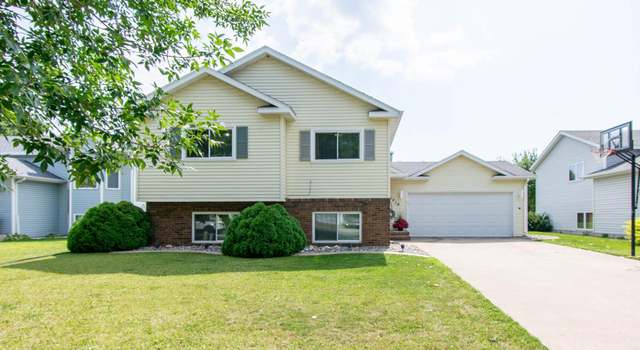 Photo of 1019 4th Ave E, Fargo, ND 58078