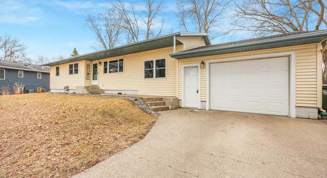 Photo of 920 Hamlet Dr N, Avon, MN 56310
