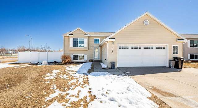 Photo of 1703 Huntington Dr, West Fargo, ND 58078