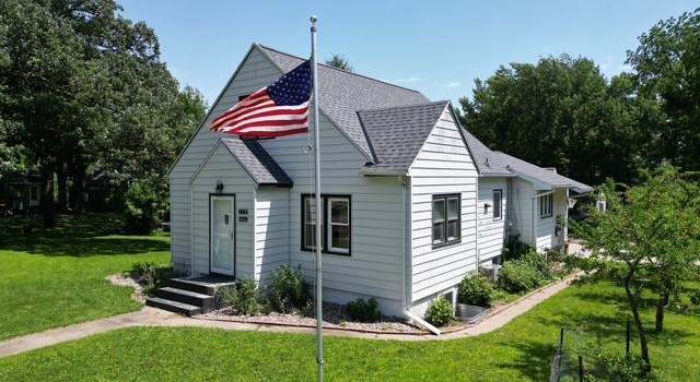 Photo of 319 N Grove St, Redwood Falls, MN 56283