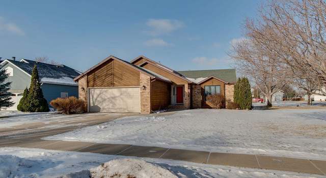 Photo of 910 Sommerset Dr, Fargo, ND 58078