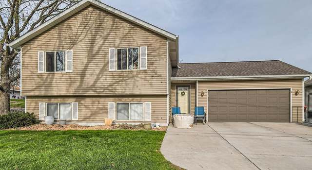 Photo of 2016 Mcmenemy St, Maplewood, MN 55117