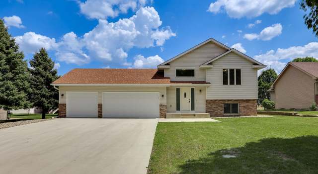 Photo of 1017 Bluestem Ln, Lester Prairie, MN 55354