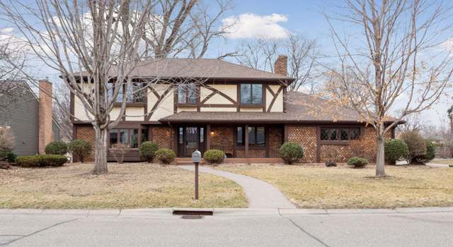 Photo of 1235 Willow Ln, Roseville, MN 55113