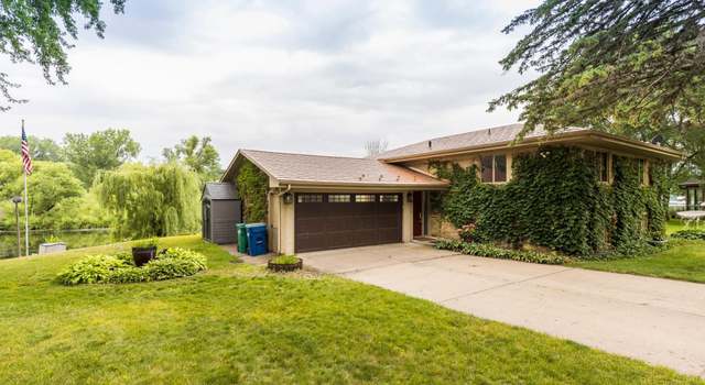 Photo of 2158 Lakebrook Dr, New Brighton, MN 55112