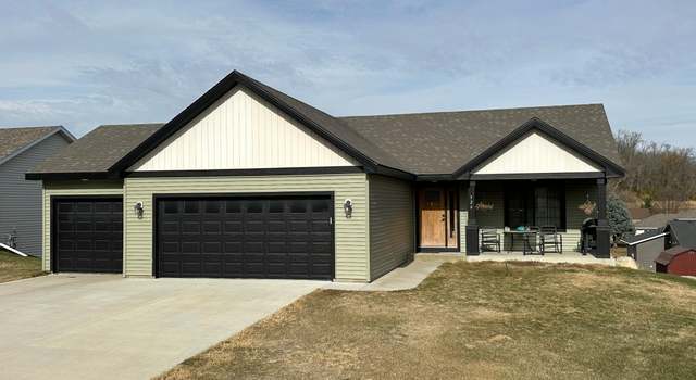 Photo of 526 8th St SW, Pine Island, MN 55963