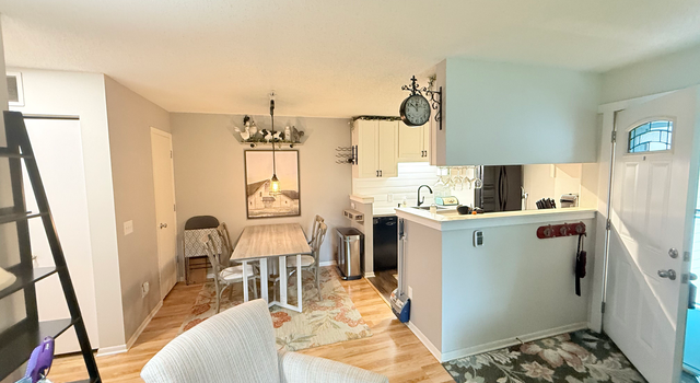 Photo of 1721 Fulham St Unit A, Roseville, MN 55113
