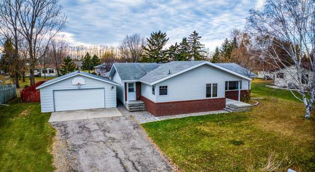 Photo of 311 Oriole Ave N, Thief River Falls, MN 56701
