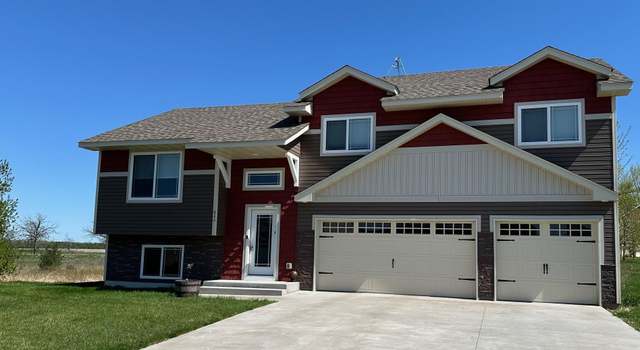 Photo of 840 Highview Loop SE, Pine City, MN 55063