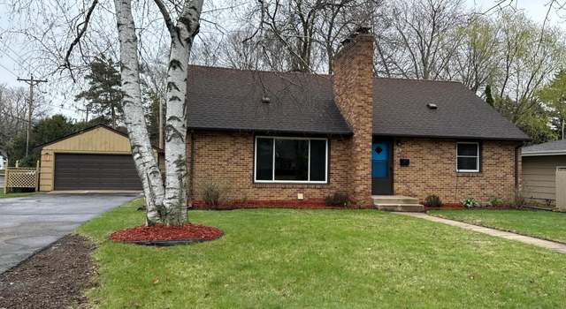 Photo of 1910 Dellwood Ave, Roseville, MN 55113