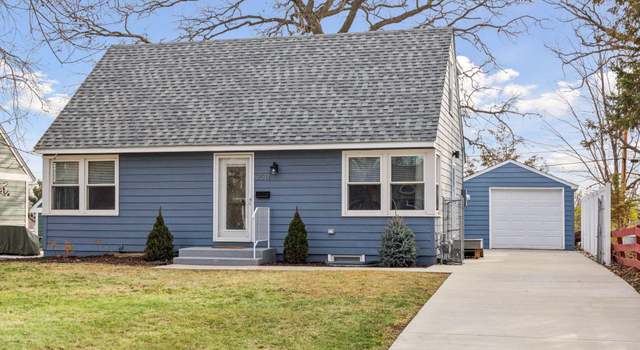 Photo of 7511 Edgebrook Dr, Saint Louis Park, MN 55426
