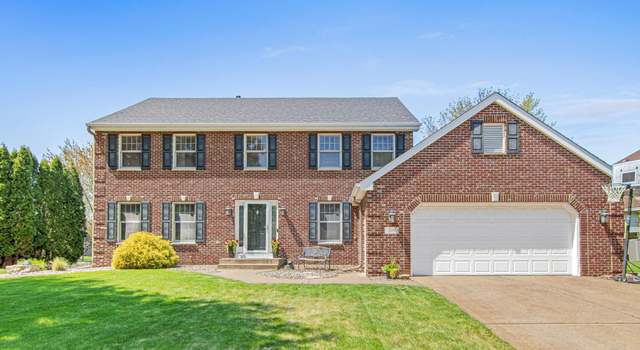 Photo of 209 Meadowood Ln, Vadnais Heights, MN 55127