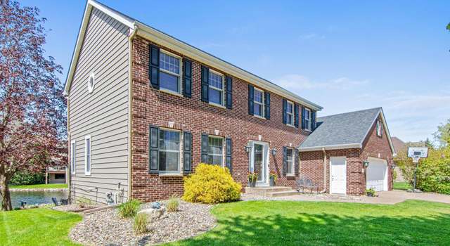 Photo of 209 Meadowood Ln, Vadnais Heights, MN 55127