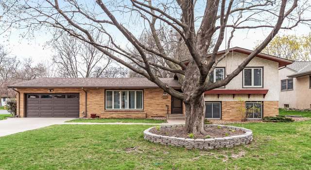 Photo of 903 20th Ave N, South Saint Paul, MN 55075
