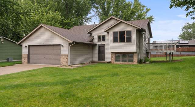 Photo of 830 22nd St NE, Owatonna, MN 55060