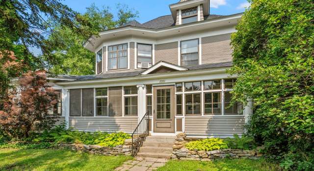 Photo of 2351 Bayless Pl, Saint Paul, MN 55114