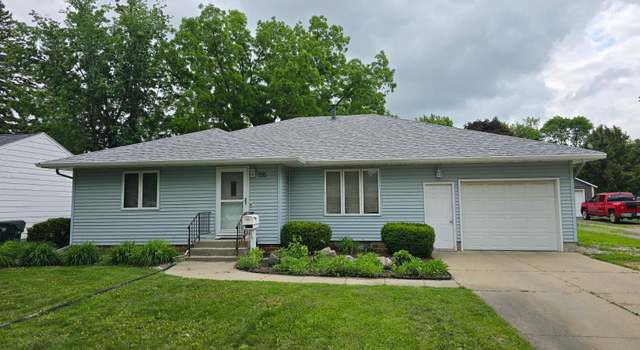 Photo of 555 Bluff St NE, Hutchinson, MN 55350