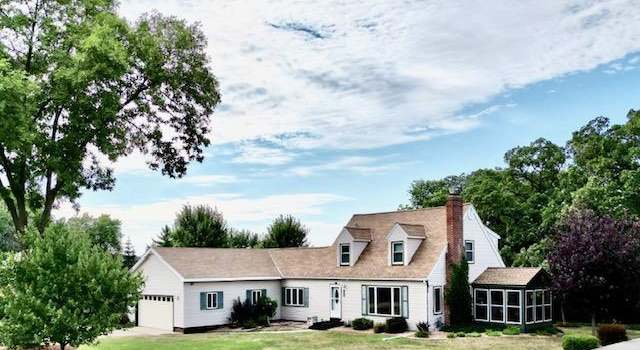 Photo of 225 E Oak St, Redwood Falls, MN 56283