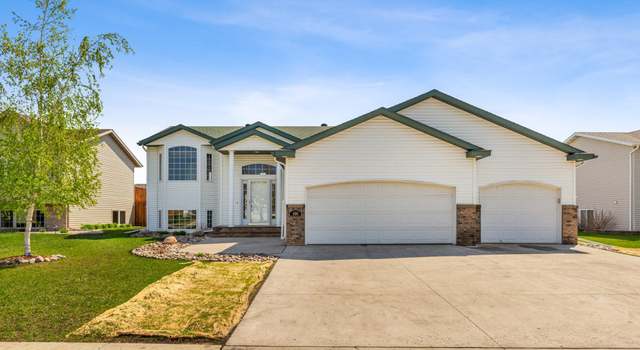 Photo of 1586 Baywood Dr, West Fargo, ND 58078