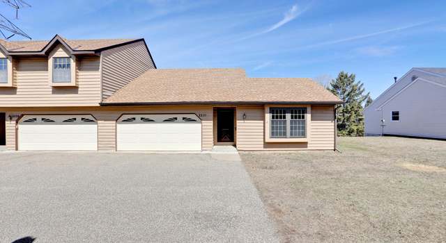 Photo of 2231 Woodlynn Ave, Maplewood, MN 55109