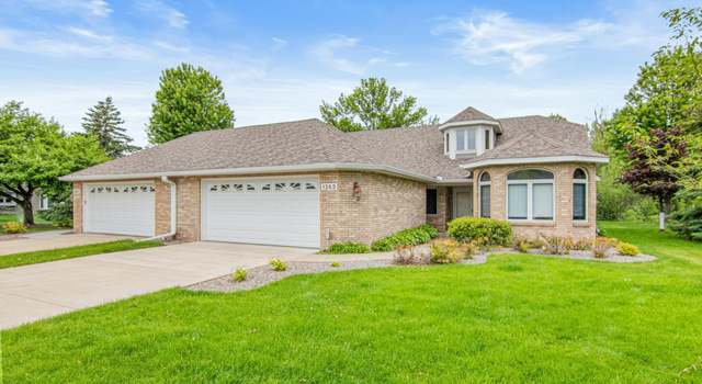 Photo of 1263 Silverthorn Dr, Shoreview, MN 55126