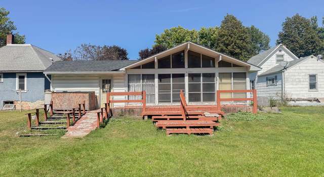 Photo of 207 Emerson Ave NE, Renville, MN 56284