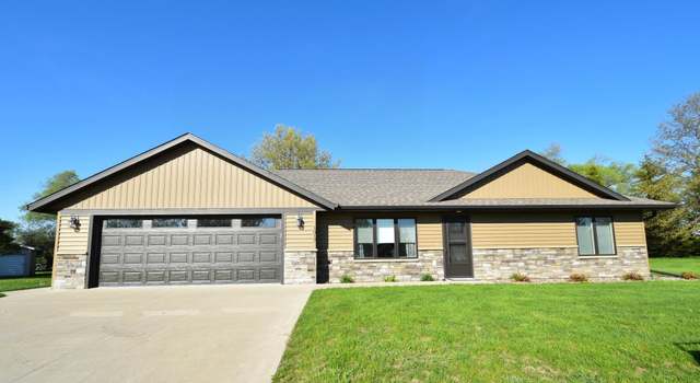 Photo of 1017 W 2nd St, Zumbrota, MN 55992