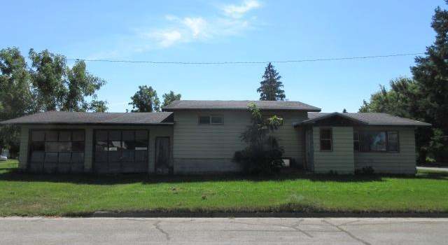 Photo of 312 3rd St NW, Hankinson, ND 58041