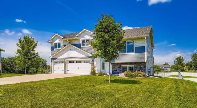 Photo of 905 Burton Cir, Montrose, MN 55363