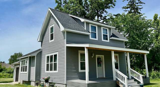 Photo of 201 4th Ave NE, Roseau, MN 56751