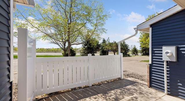 Photo of 424 Hickory Ln N, Oakdale, MN 55128