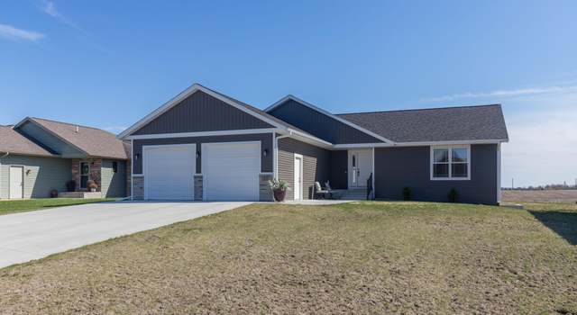 Photo of 209 Wickfield Dr, Mankato, MN 56001