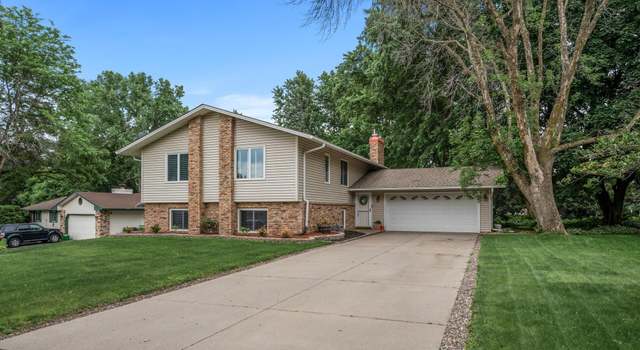 Photo of 1413 Chateaulin Ln, Burnsville, MN 55337