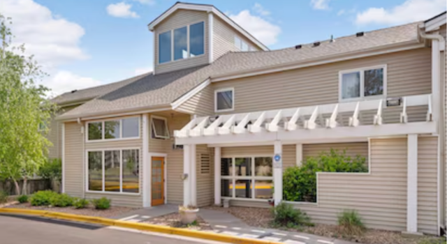 Photo of 1390 Carling Dr #305, Saint Paul, MN 55108