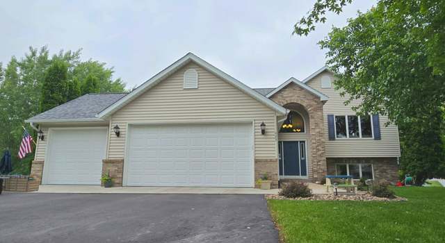 Photo of 423 Durango Dr, Roberts, WI 54023