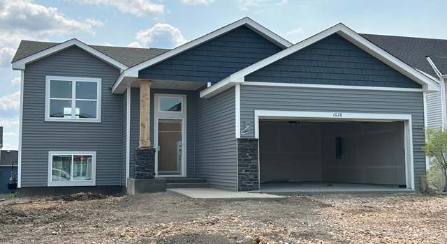 Photo of 1628 River Rock Dr, Carver, MN 55315