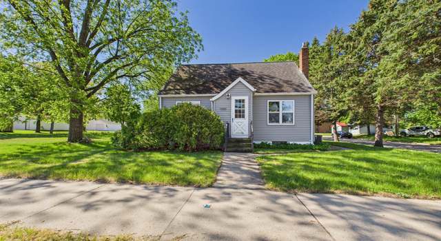 Photo of 302 E 2nd St S, Melrose, MN 56352