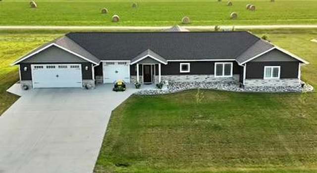 Photo of 319 5 St NW, Ulen, MN 56585