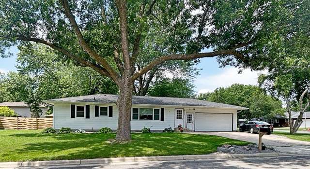 Photo of 400 Morten Dr, Redwood Falls, MN 56283